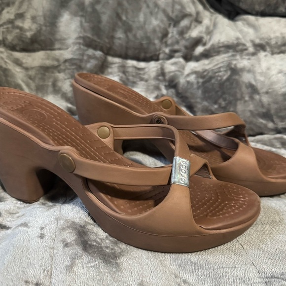 CROCS Brown Women's Heeled Sandals - Picture 2 of 6